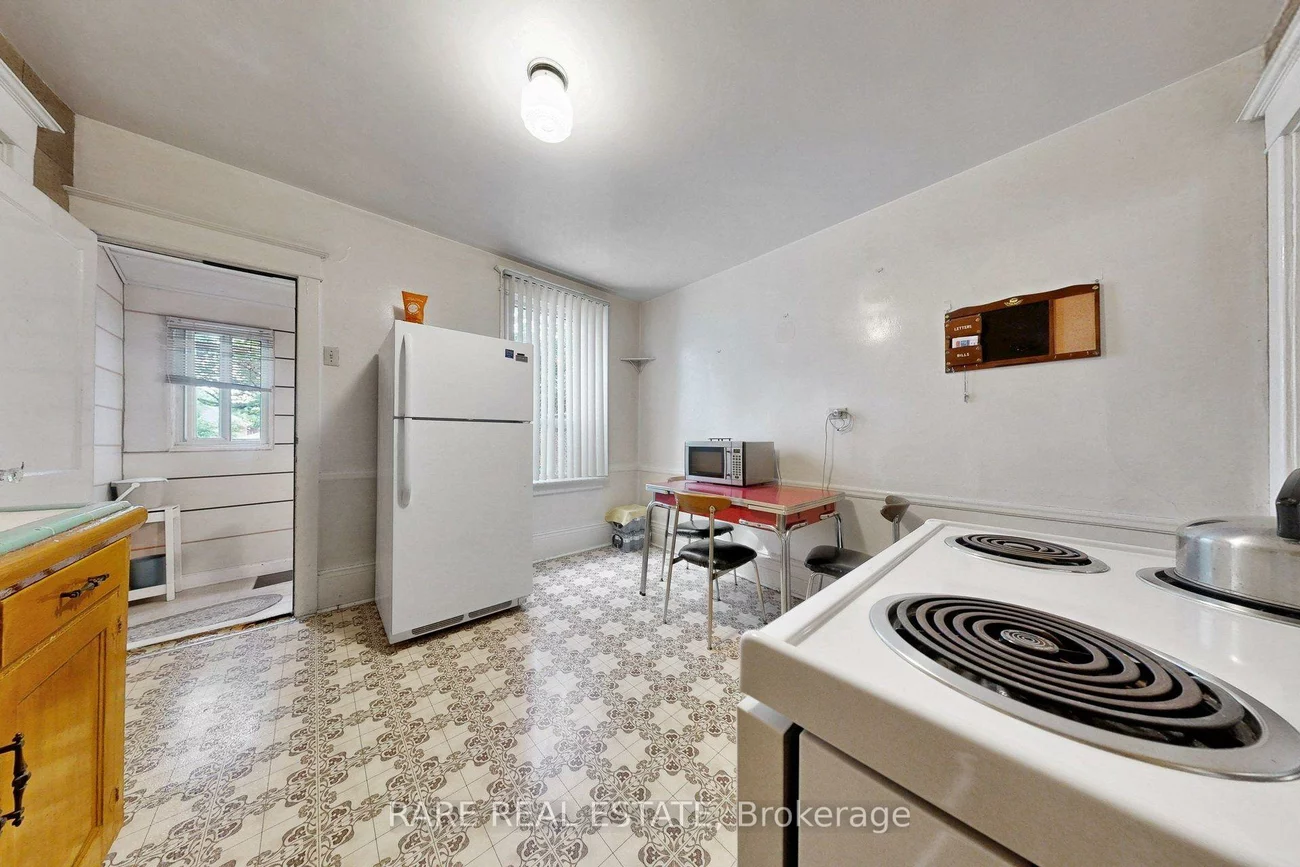 180, Atlas, Oakwood Village, Toronto