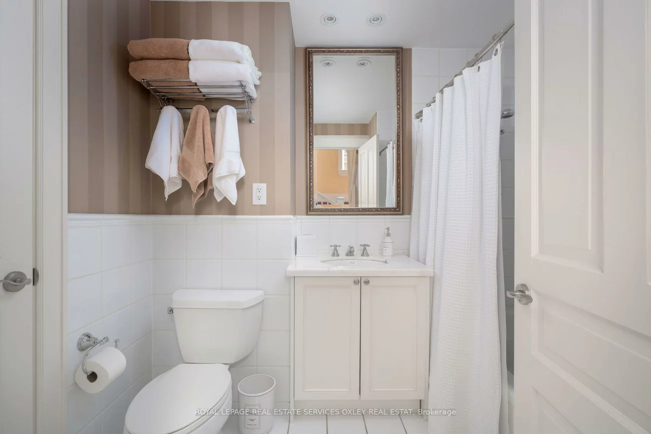 107, Roxborough, Annex, Toronto