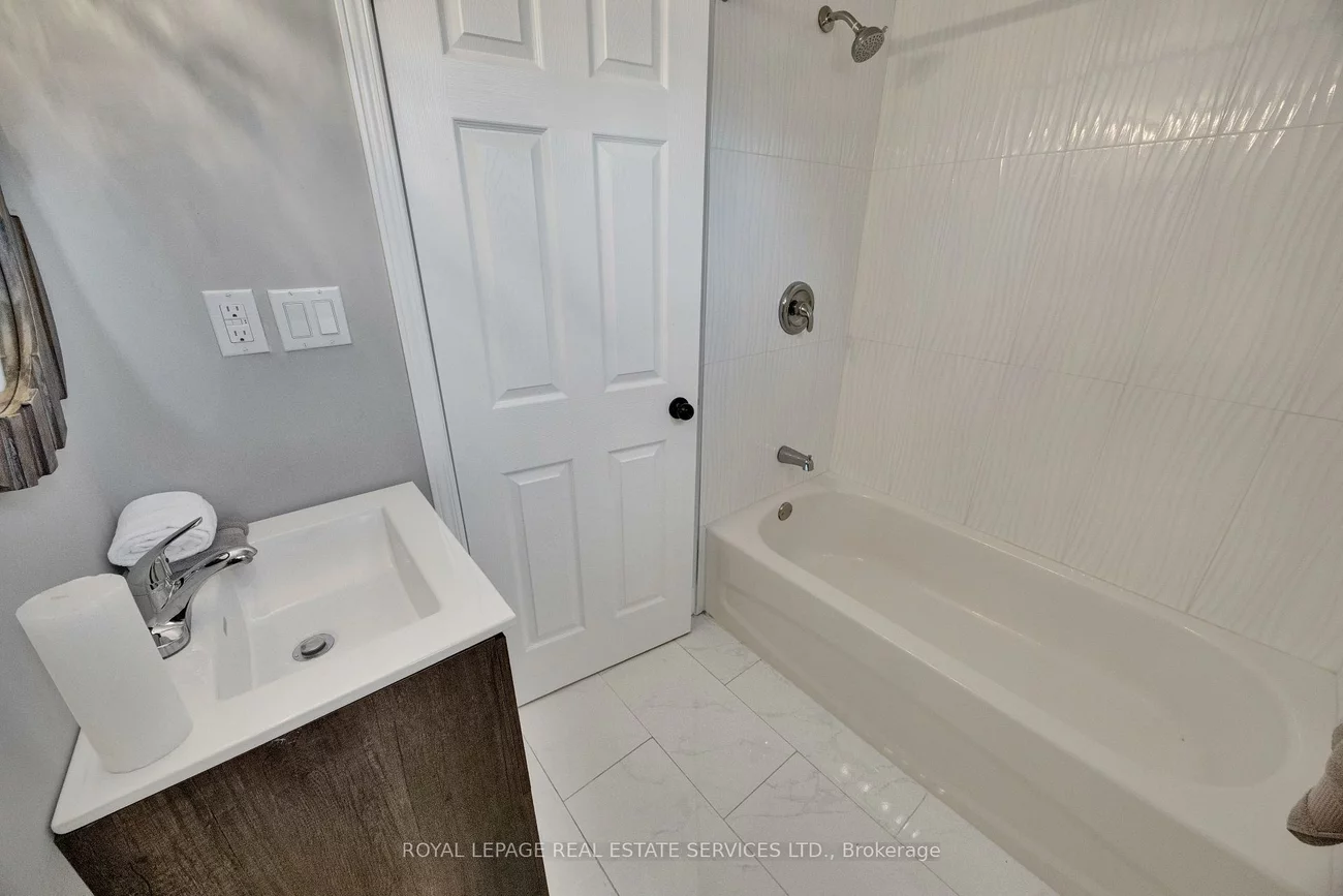 37, Johnston, Lansing-Westgate, Toronto