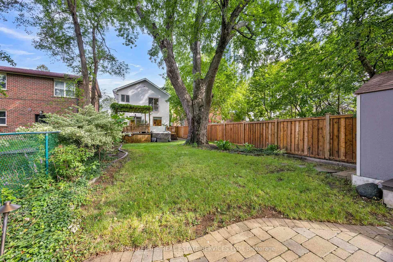 37, Johnston, Lansing-Westgate, Toronto