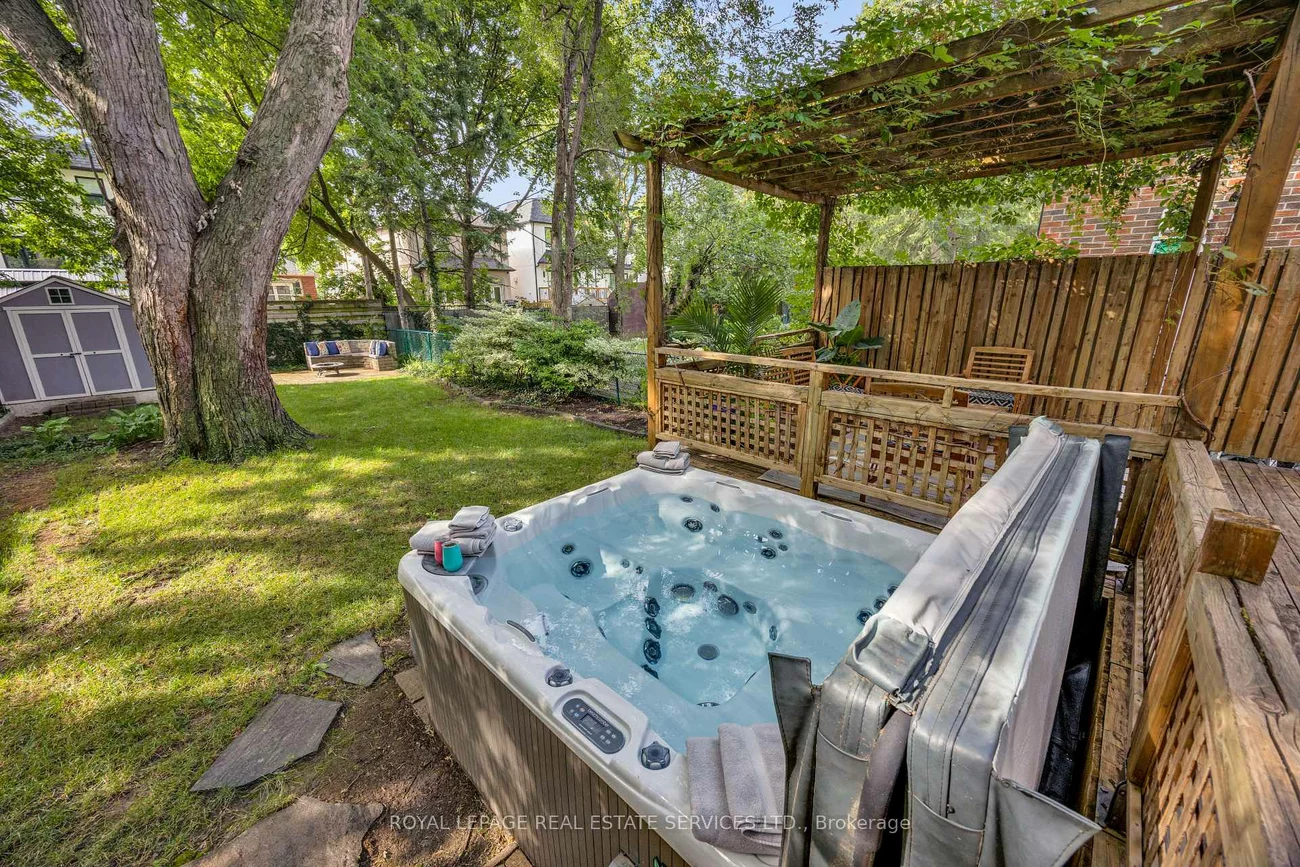 37, Johnston, Lansing-Westgate, Toronto