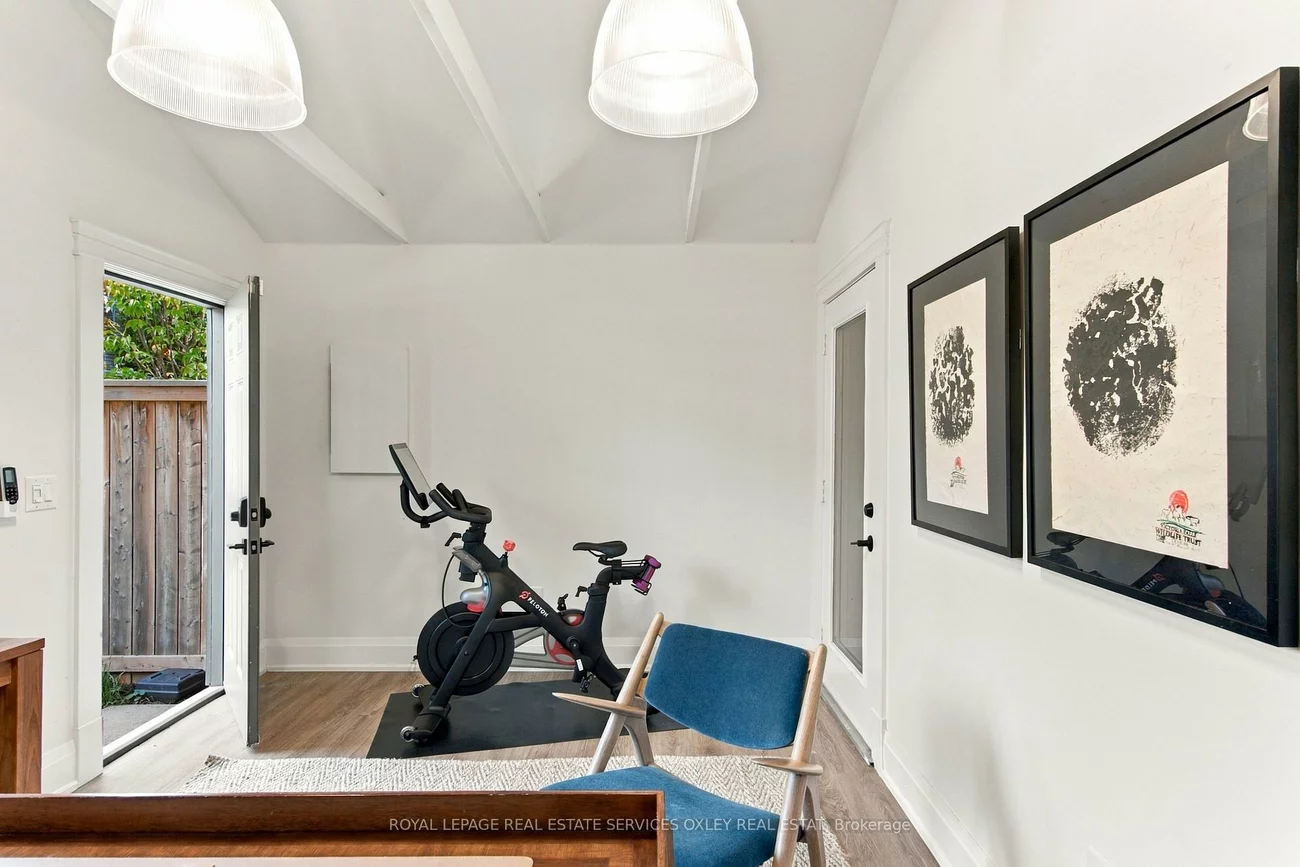 113, Sherwood, Mount Pleasant East, Toronto
