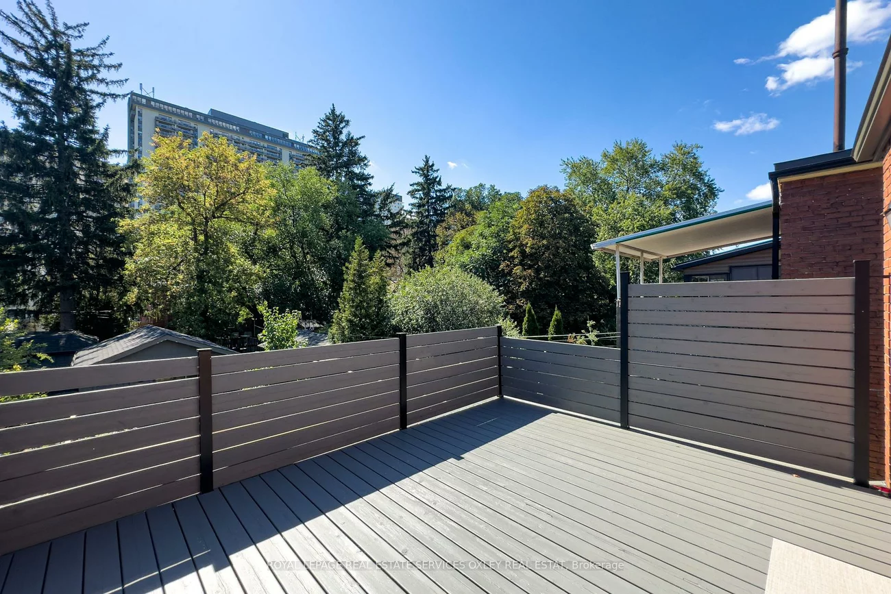 113, Sherwood, Mount Pleasant East, Toronto