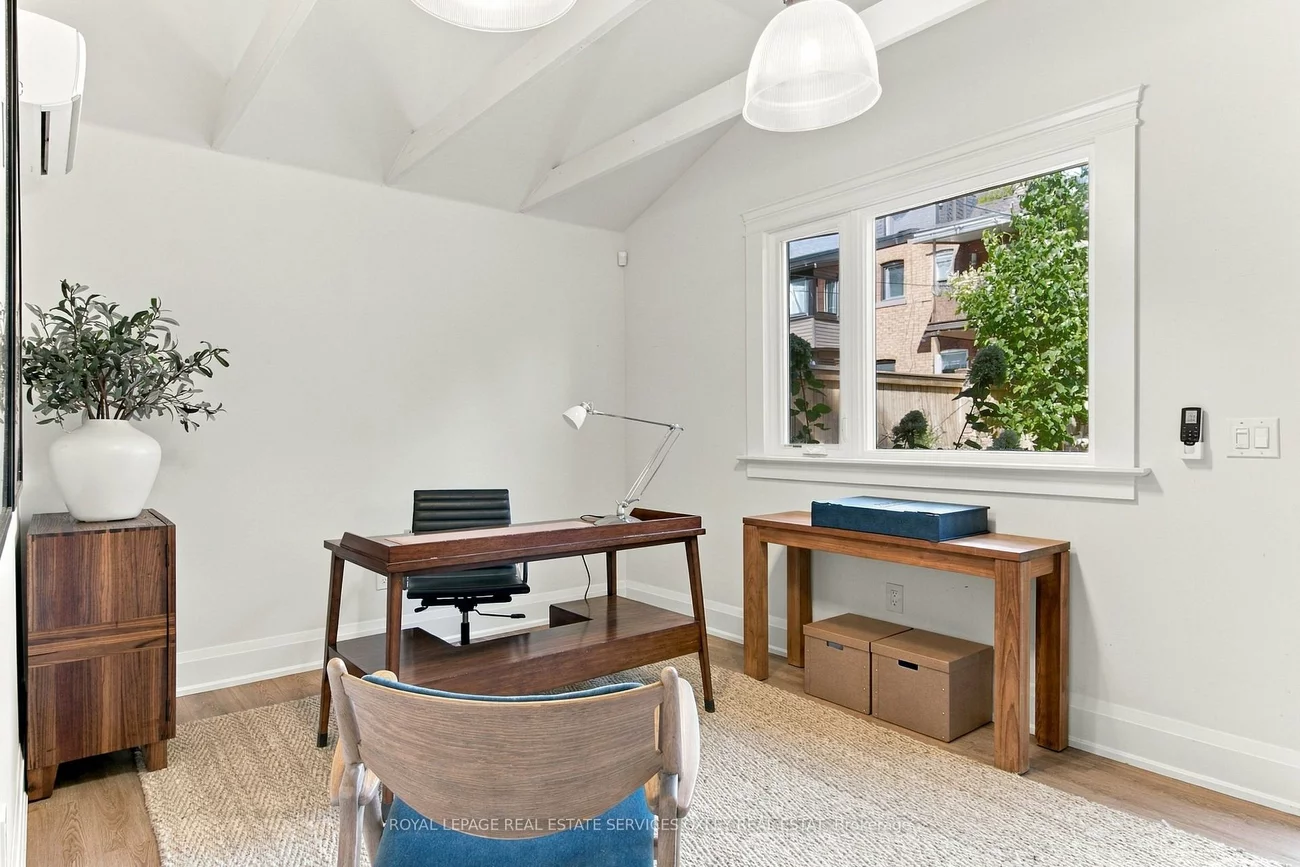113, Sherwood, Mount Pleasant East, Toronto
