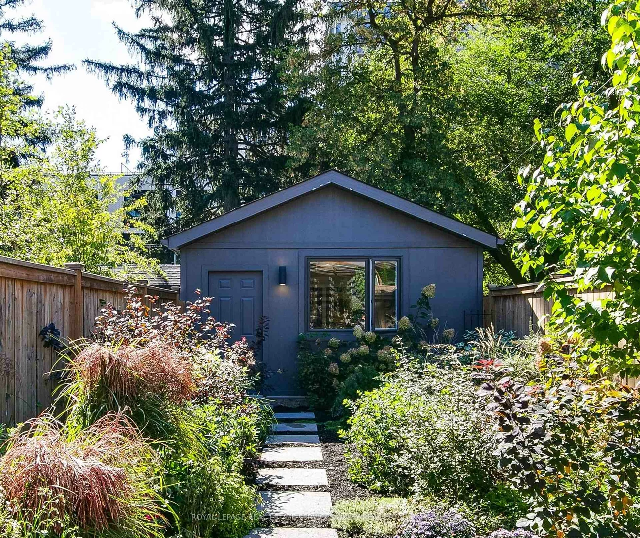 113, Sherwood, Mount Pleasant East, Toronto