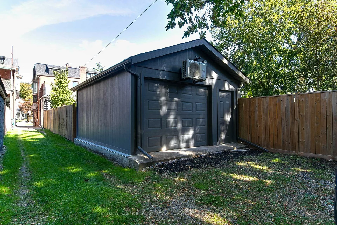 113, Sherwood, Mount Pleasant East, Toronto