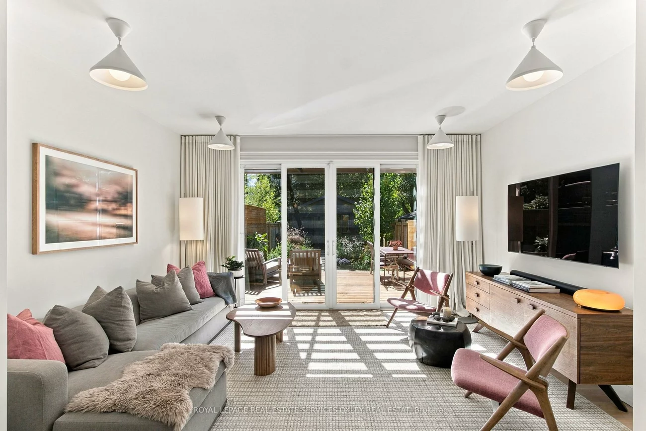 113, Sherwood, Mount Pleasant East, Toronto