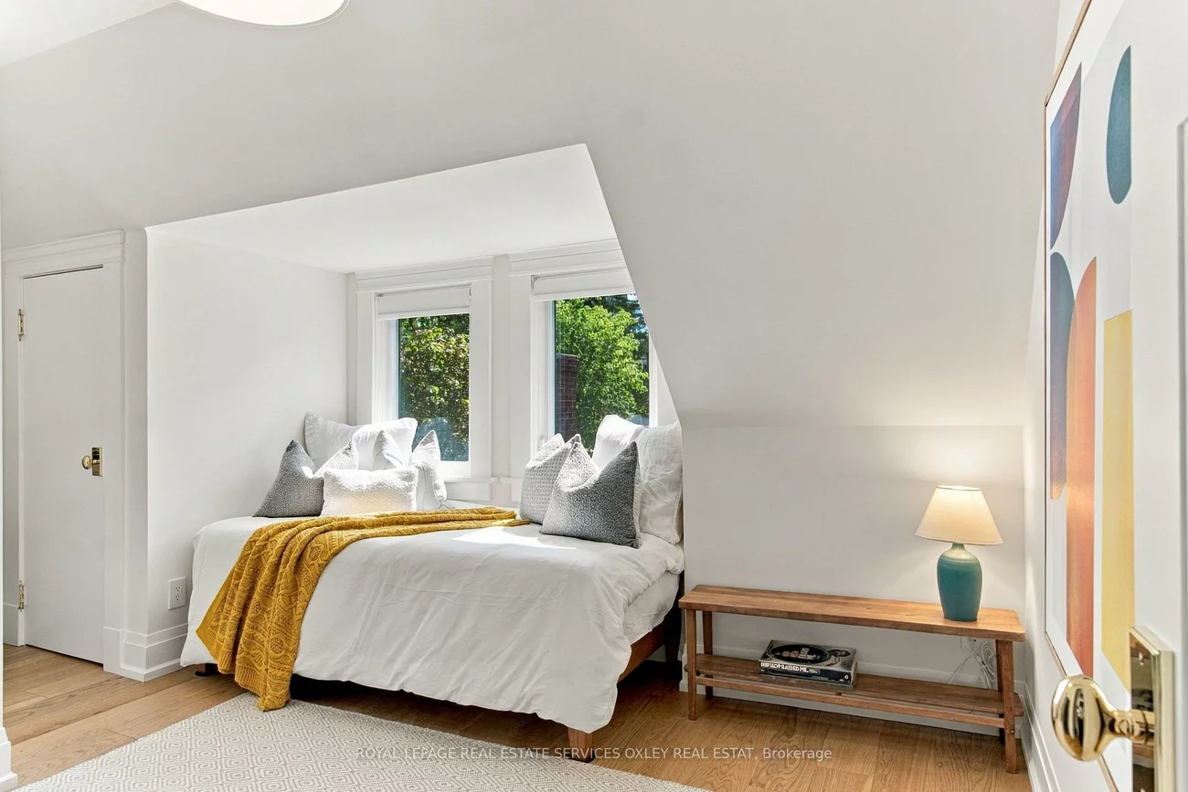 113, Sherwood, Mount Pleasant East, Toronto