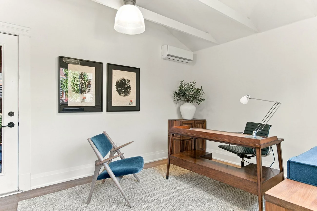 113, Sherwood, Mount Pleasant East, Toronto