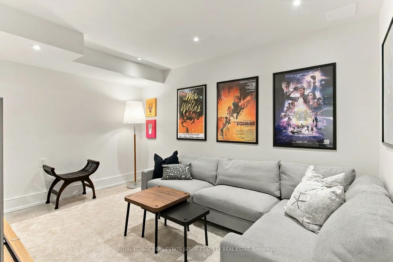 113, Sherwood, Mount Pleasant East, Toronto