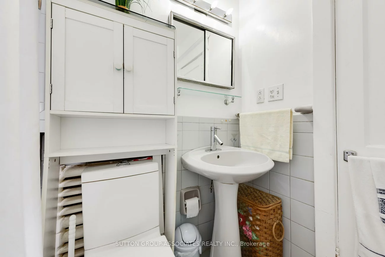 368, Glenholme, Oakwood Village, Toronto