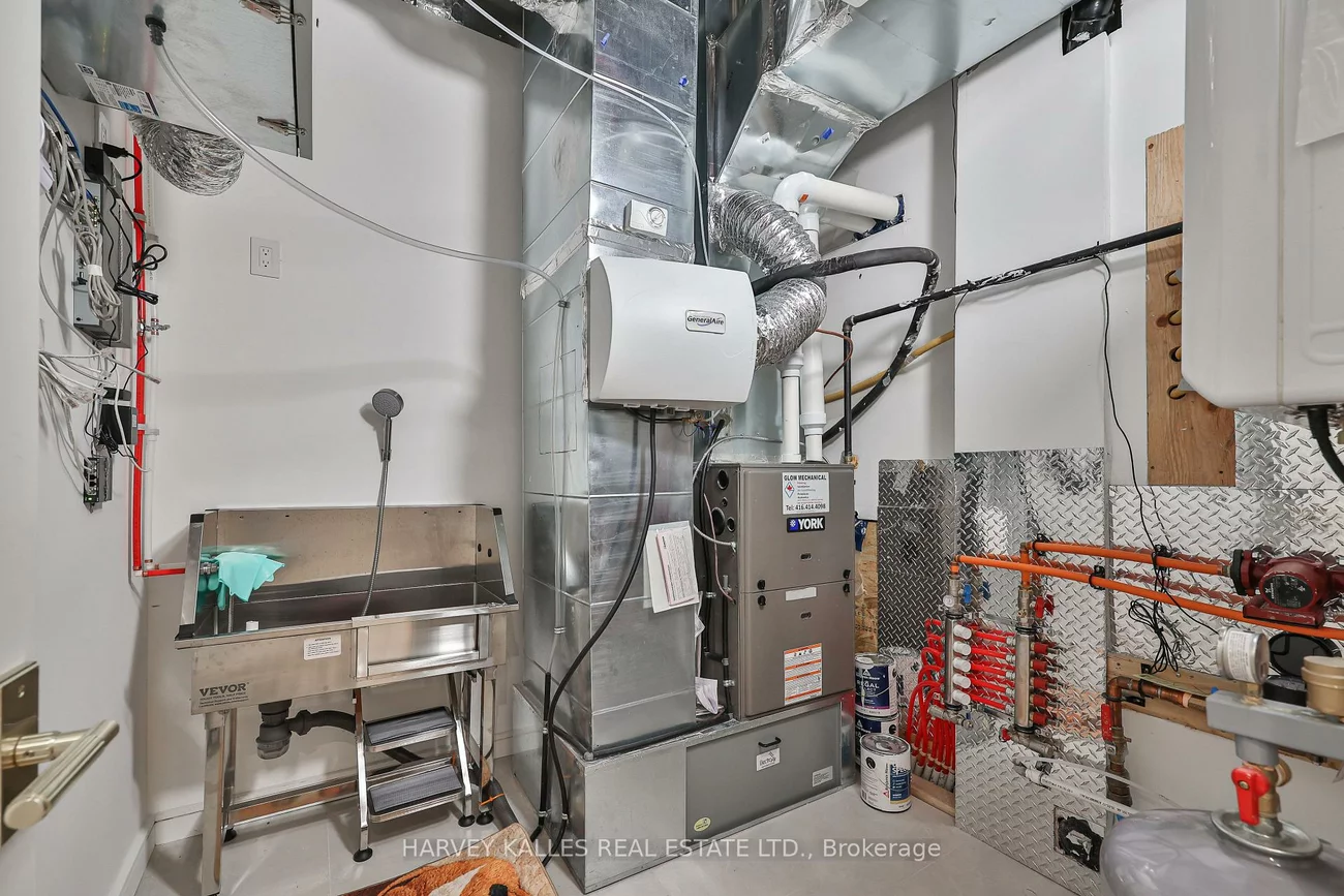 449, Elm, Bedford Park-Nortown, Toronto