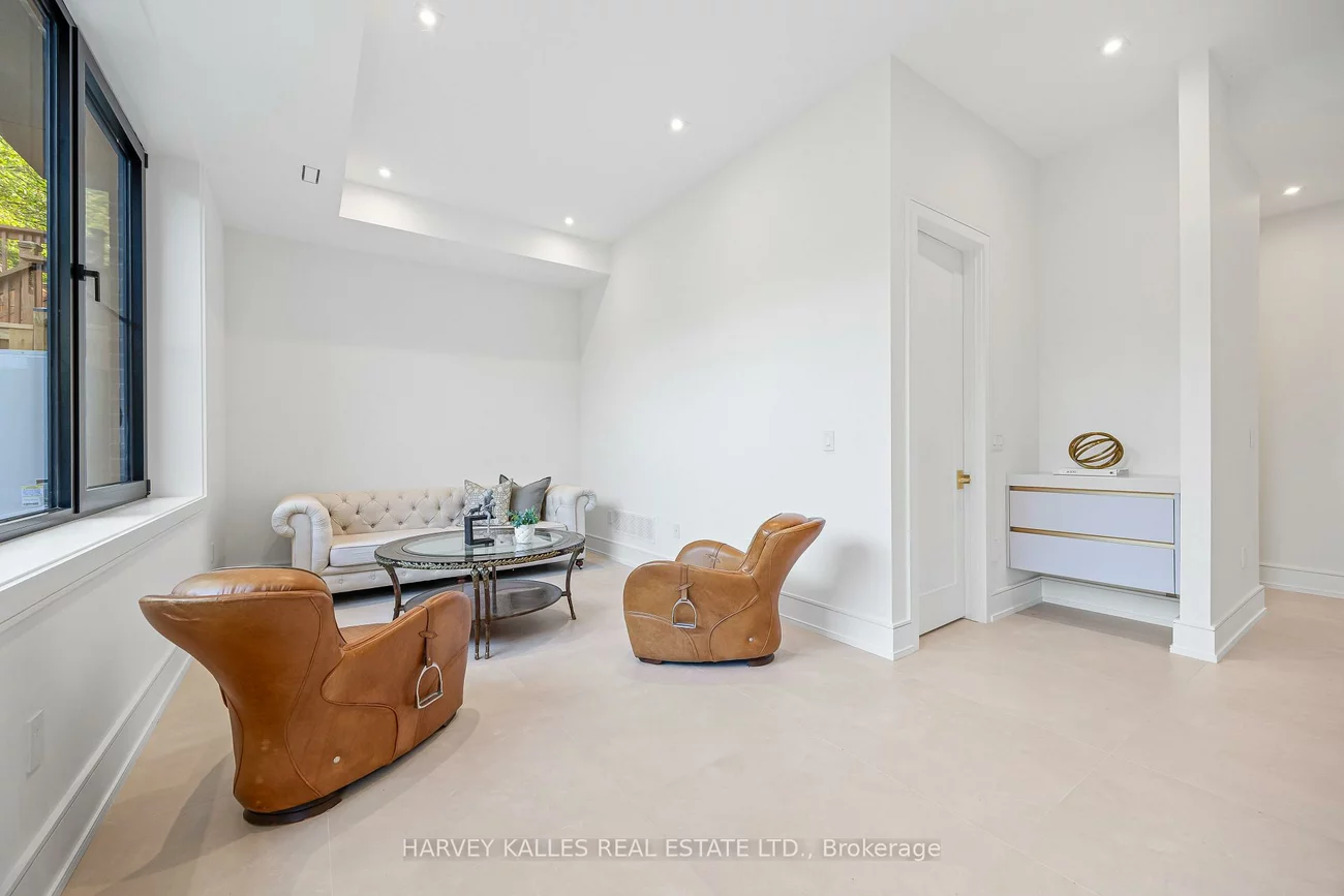449, Elm, Bedford Park-Nortown, Toronto