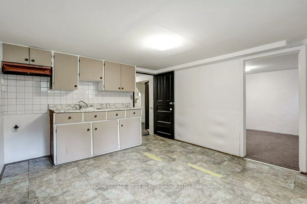 28, Concord, Palmerston-Little Italy, Toronto