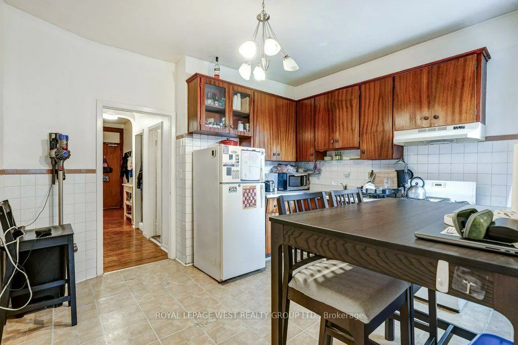28, Concord, Palmerston-Little Italy, Toronto