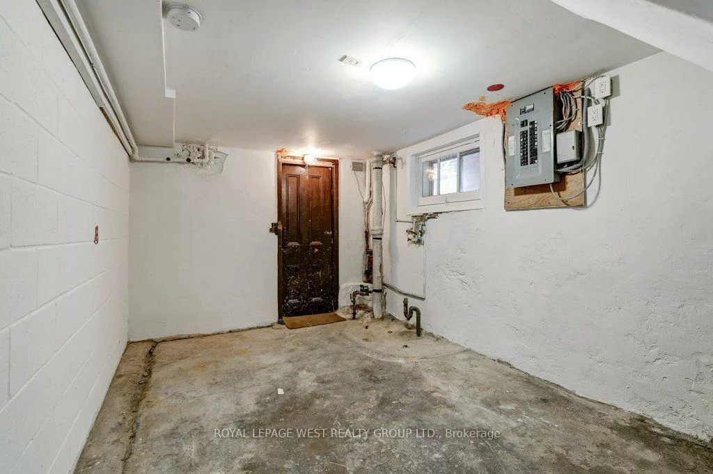 28, Concord, Palmerston-Little Italy, Toronto