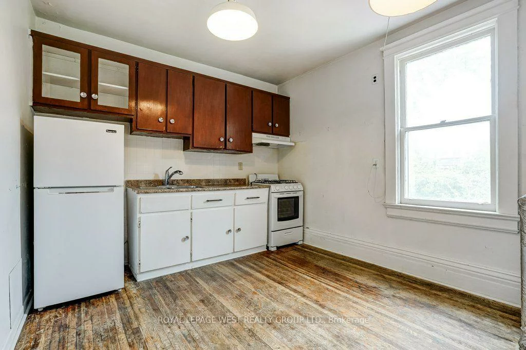 28, Concord, Palmerston-Little Italy, Toronto