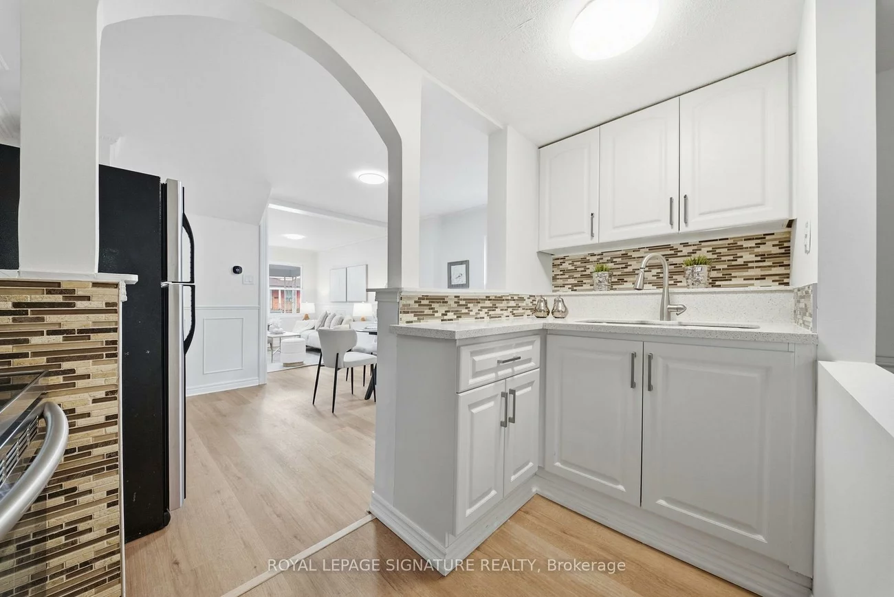 154, Alameda, Oakwood Village, Toronto