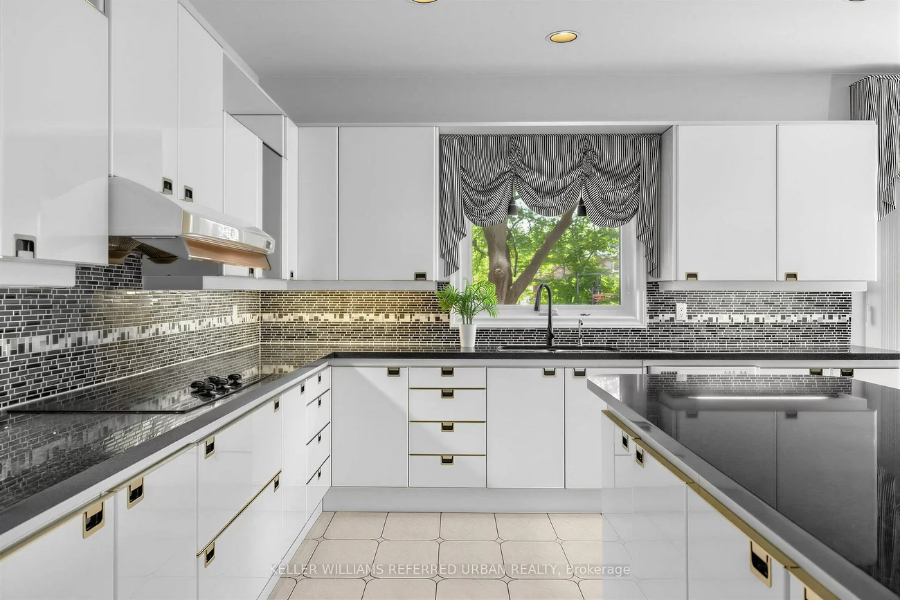 411, Cummer, Newtonbrook East, Toronto