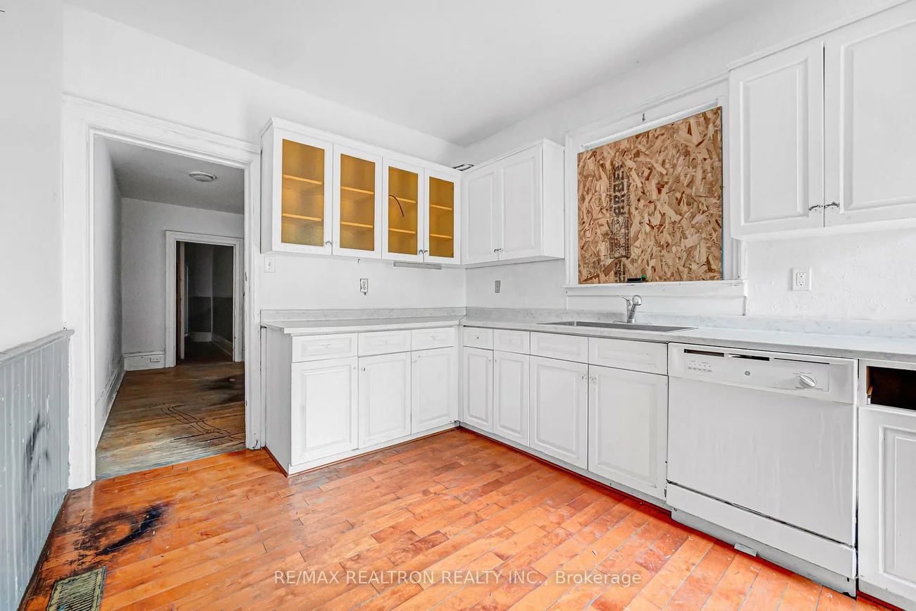 631, Richmond, Niagara, Toronto