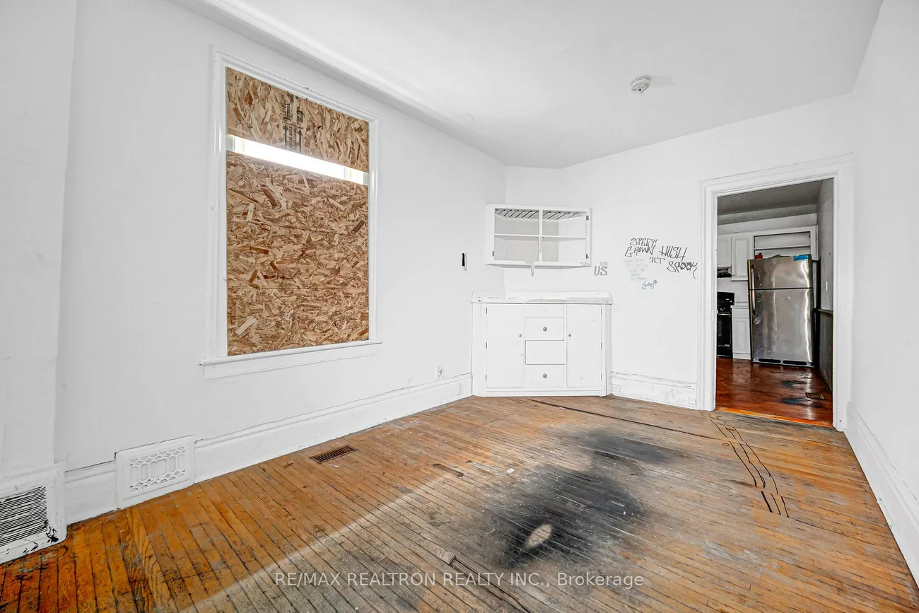 631, Richmond, Niagara, Toronto