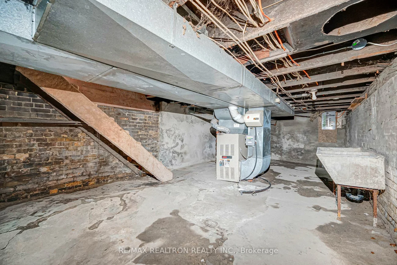 631, Richmond, Niagara, Toronto