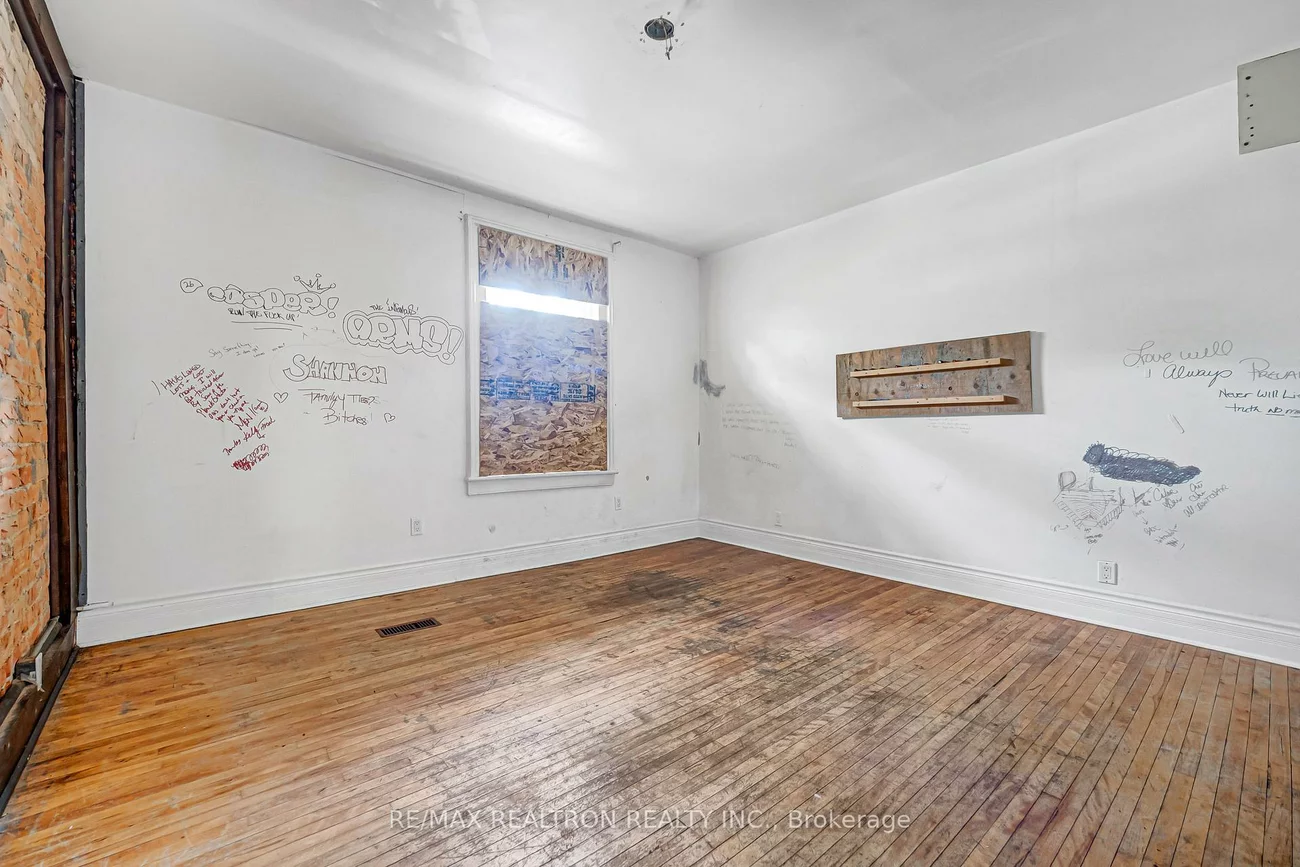 631, Richmond, Niagara, Toronto