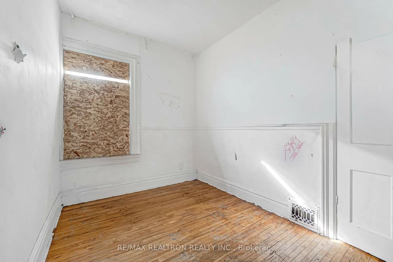 631, Richmond, Niagara, Toronto