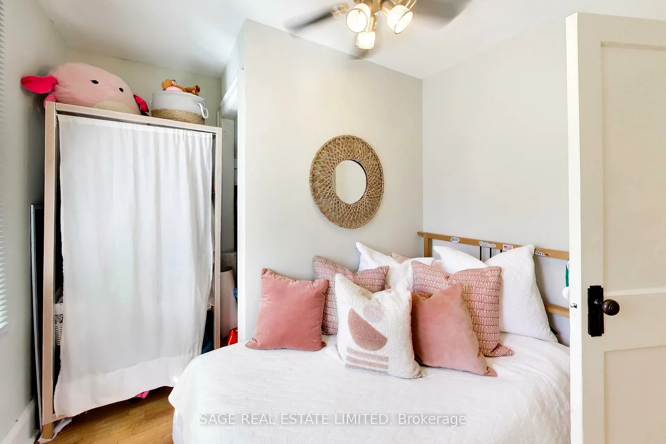 57, Edith, Yonge-Eglinton, Toronto