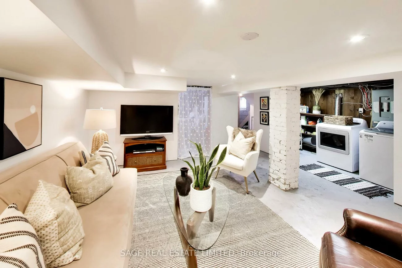 57, Edith, Yonge-Eglinton, Toronto