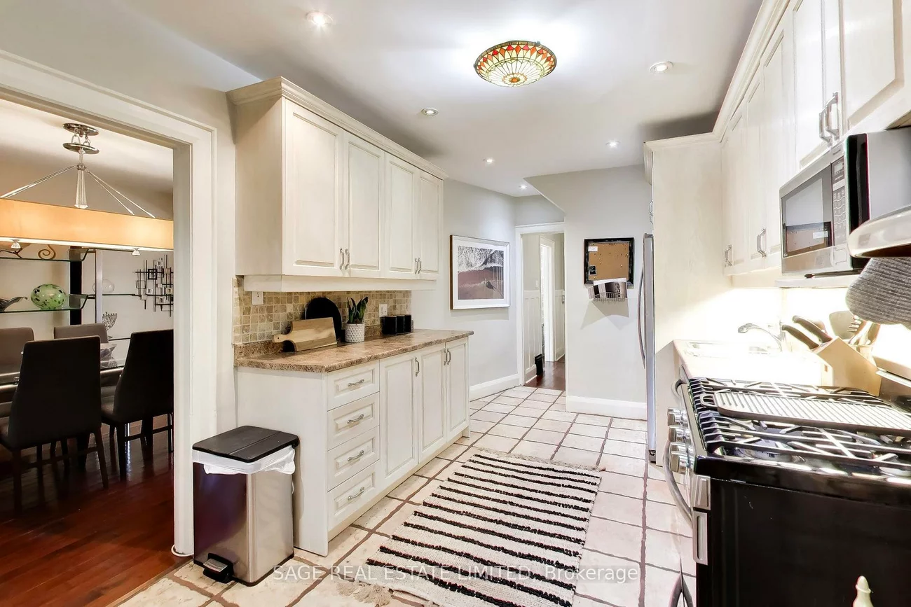 57, Edith, Yonge-Eglinton, Toronto