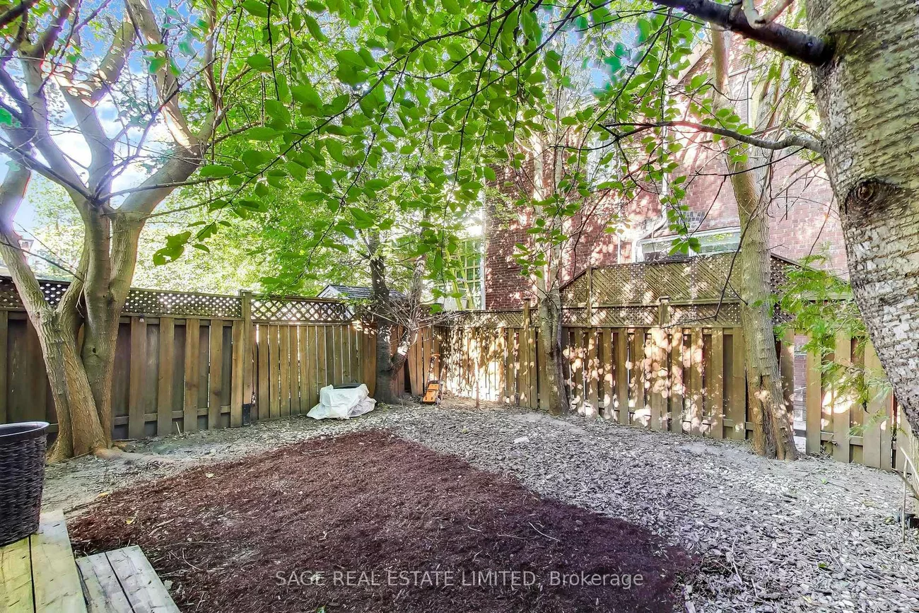 57, Edith, Yonge-Eglinton, Toronto