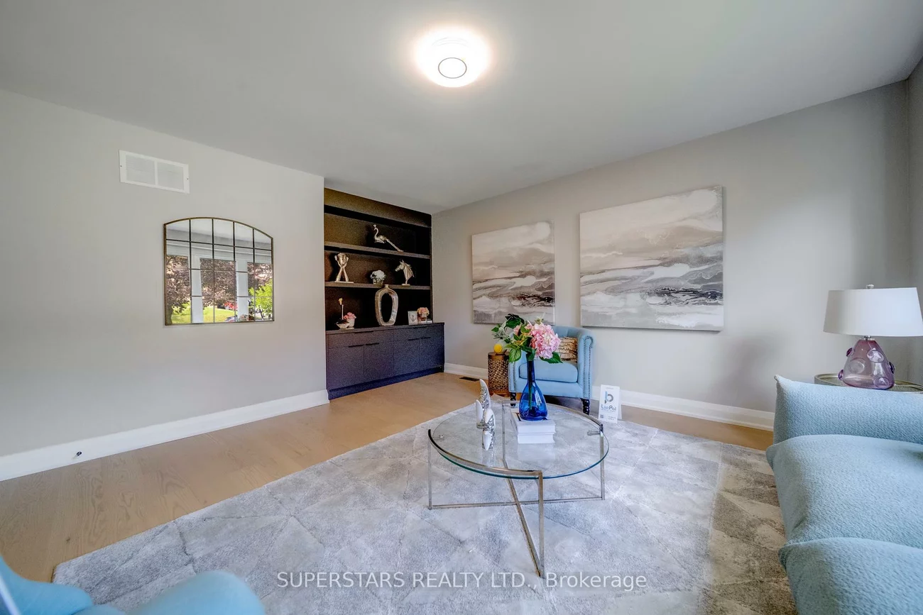 20, Paynter, Hillcrest Village, Toronto