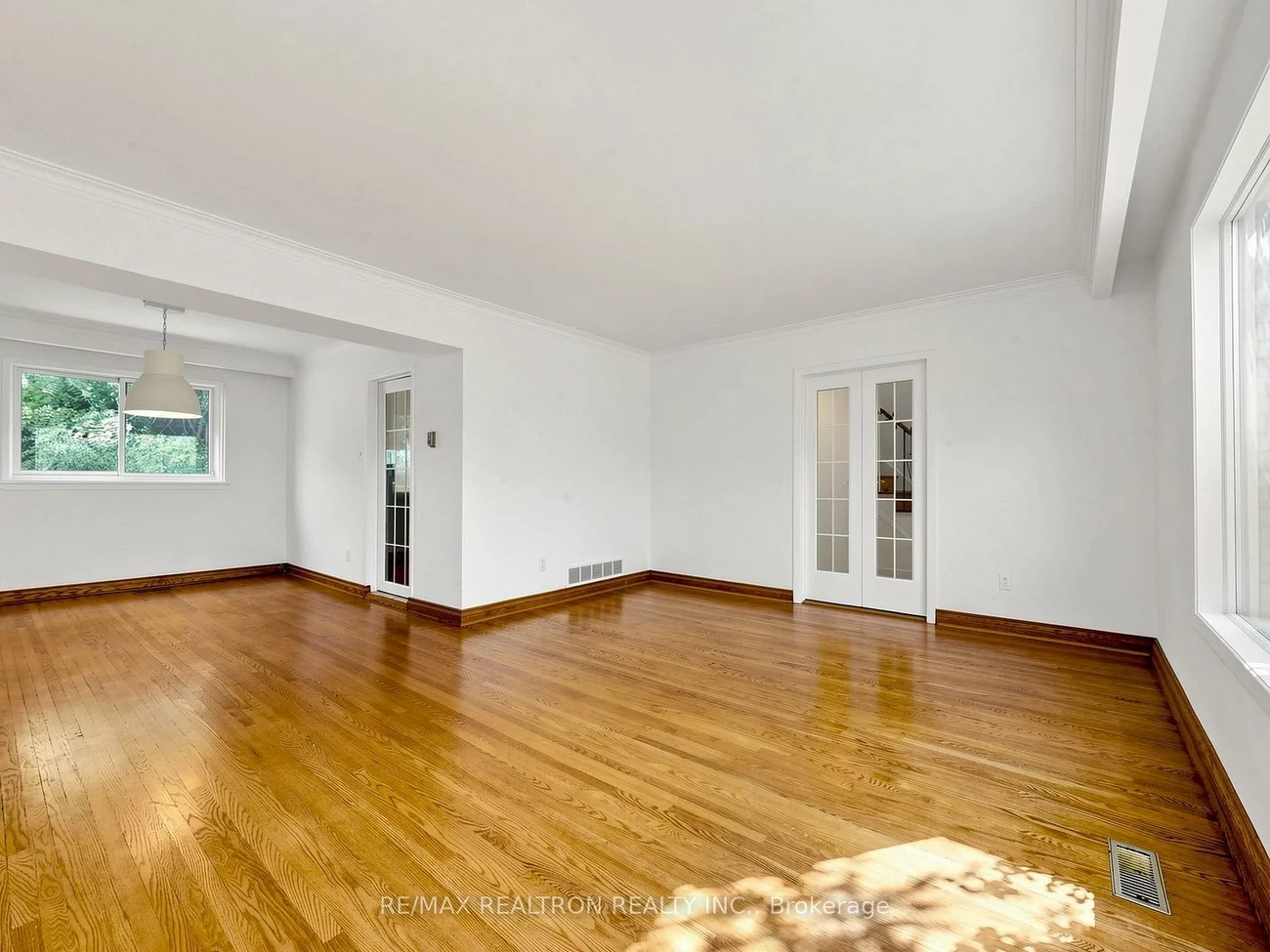 35, Rochelle, Don Valley Village, Toronto