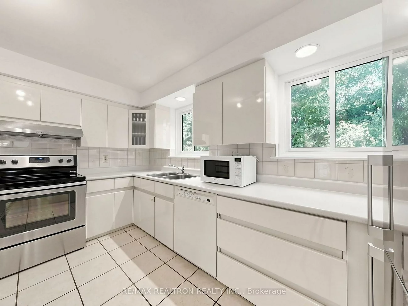 35, Rochelle, Don Valley Village, Toronto