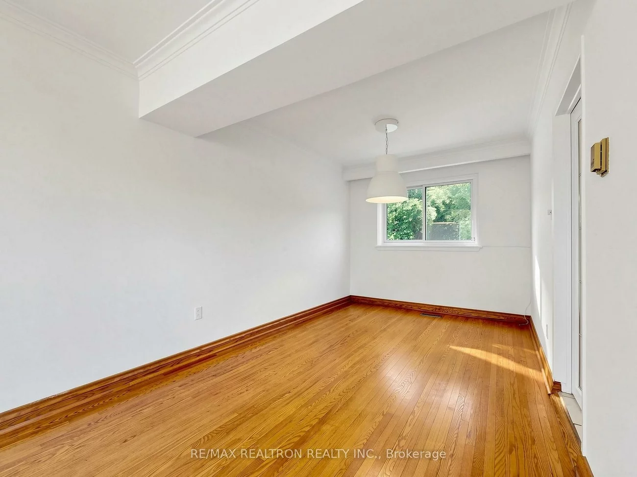 35, Rochelle, Don Valley Village, Toronto