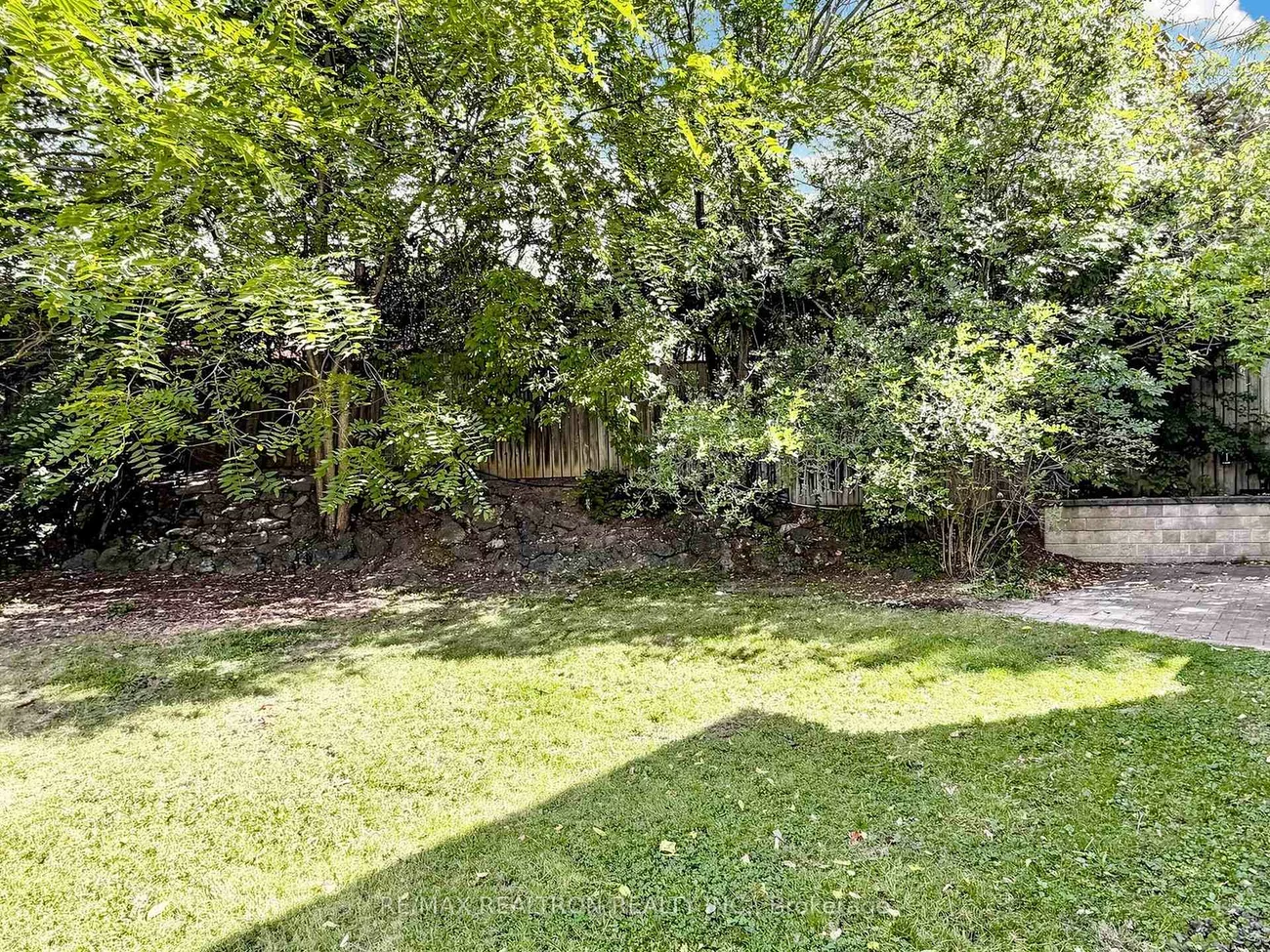 35, Rochelle, Don Valley Village, Toronto