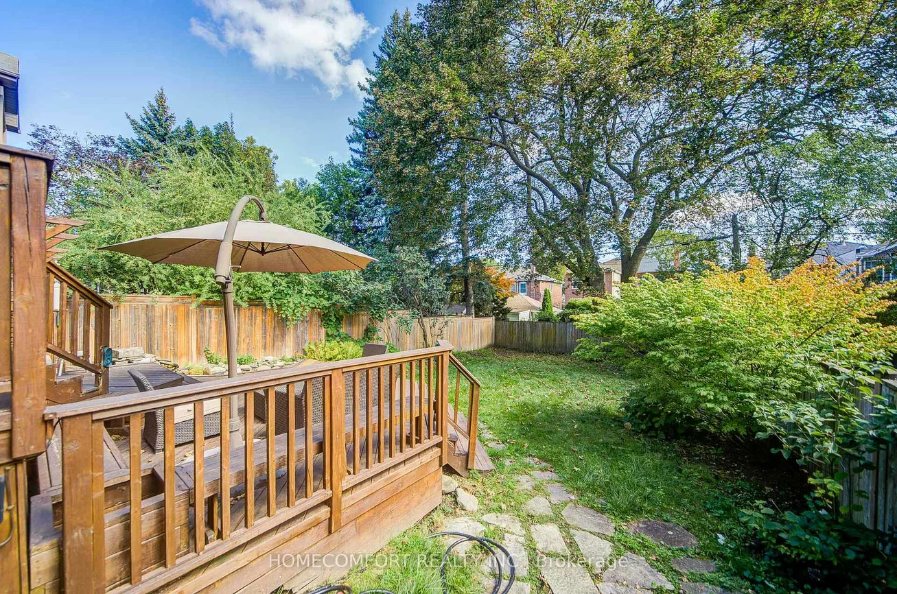 319, Rumsey, Leaside, Toronto