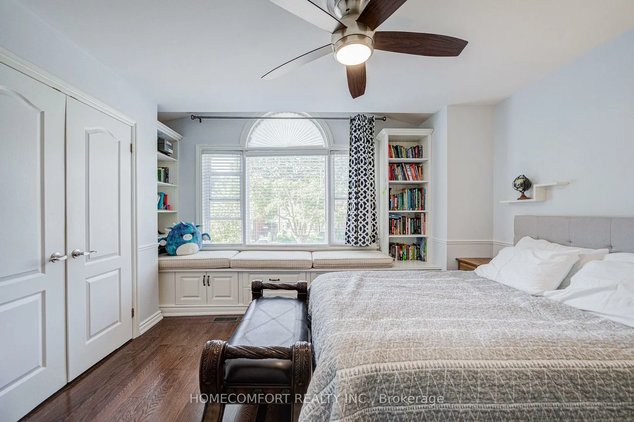 319, Rumsey, Leaside, Toronto