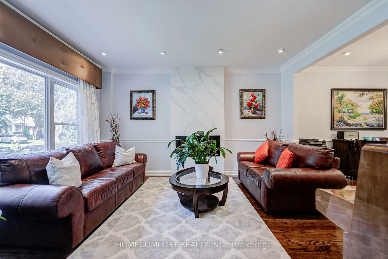 319, Rumsey, Leaside, Toronto