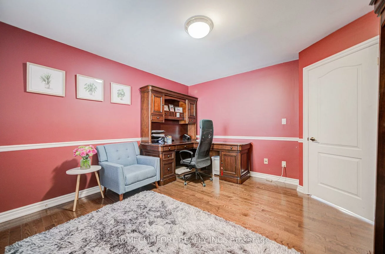 319, Rumsey, Leaside, Toronto