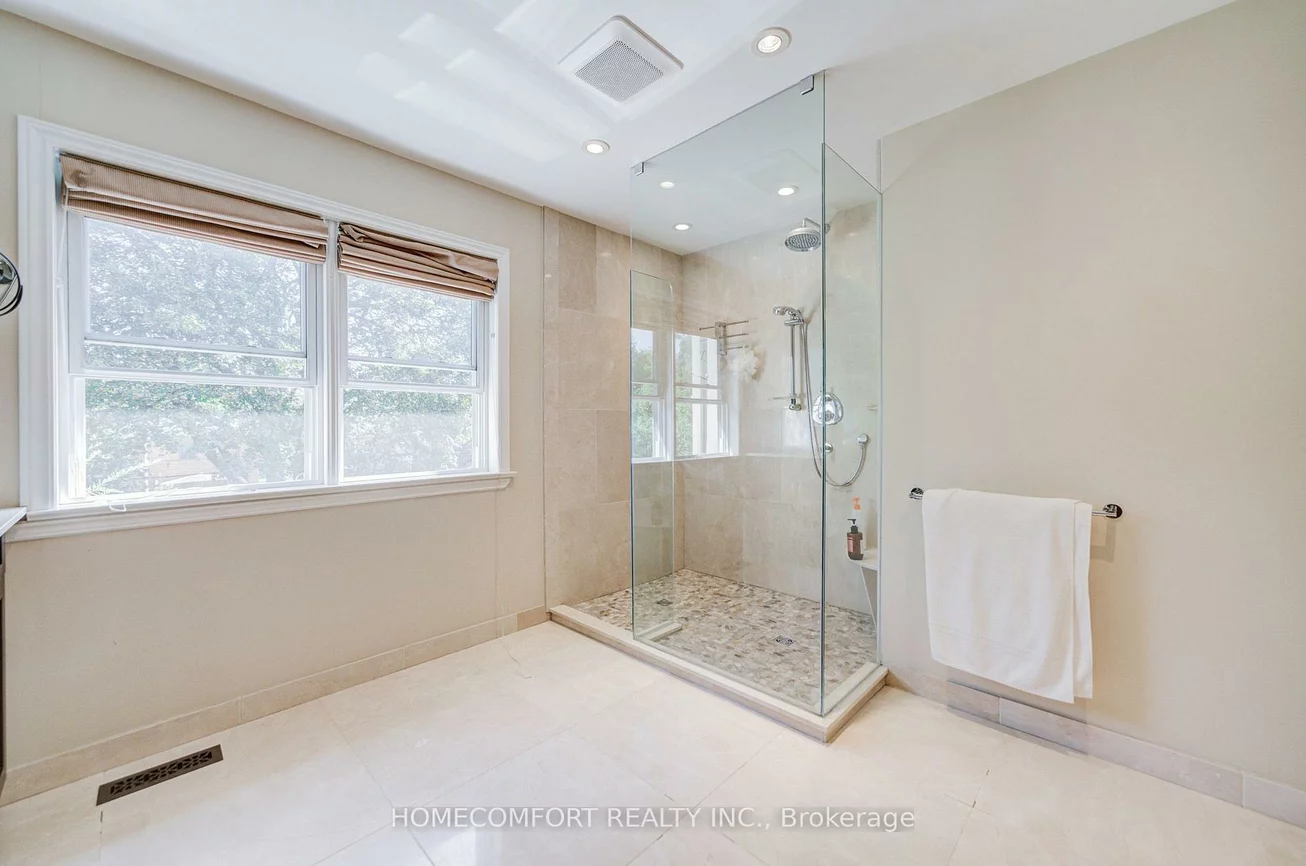 319, Rumsey, Leaside, Toronto