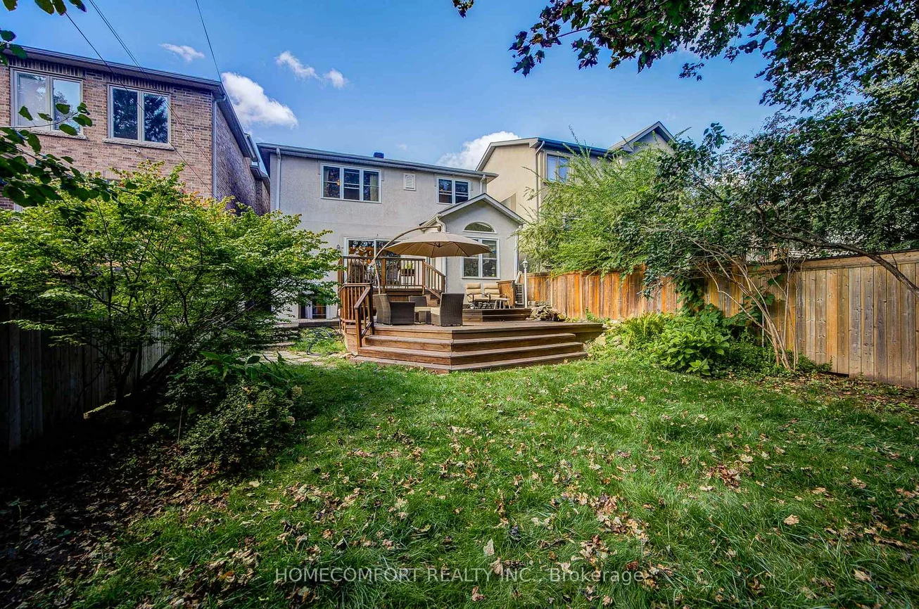 319, Rumsey, Leaside, Toronto