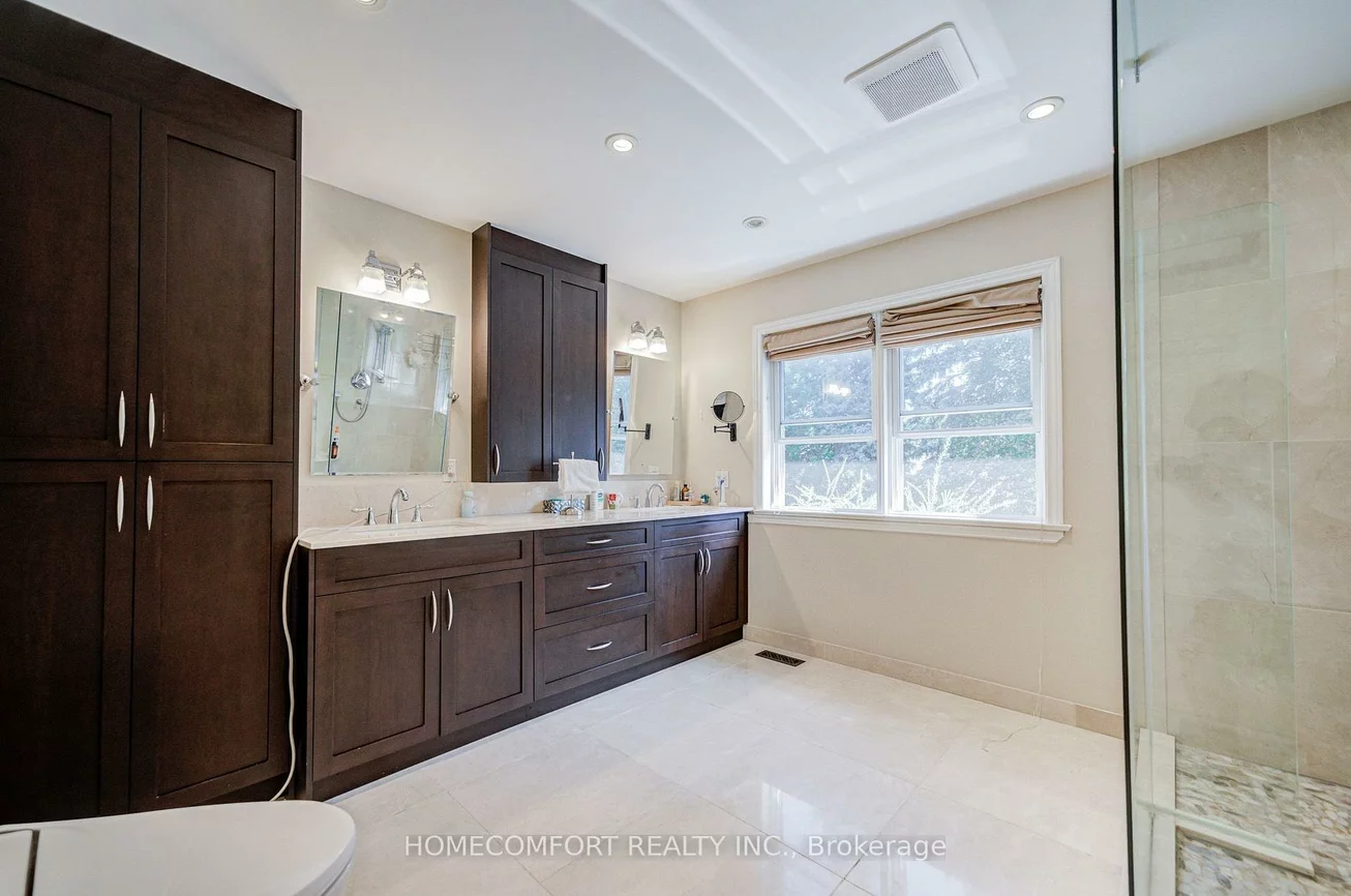 319, Rumsey, Leaside, Toronto