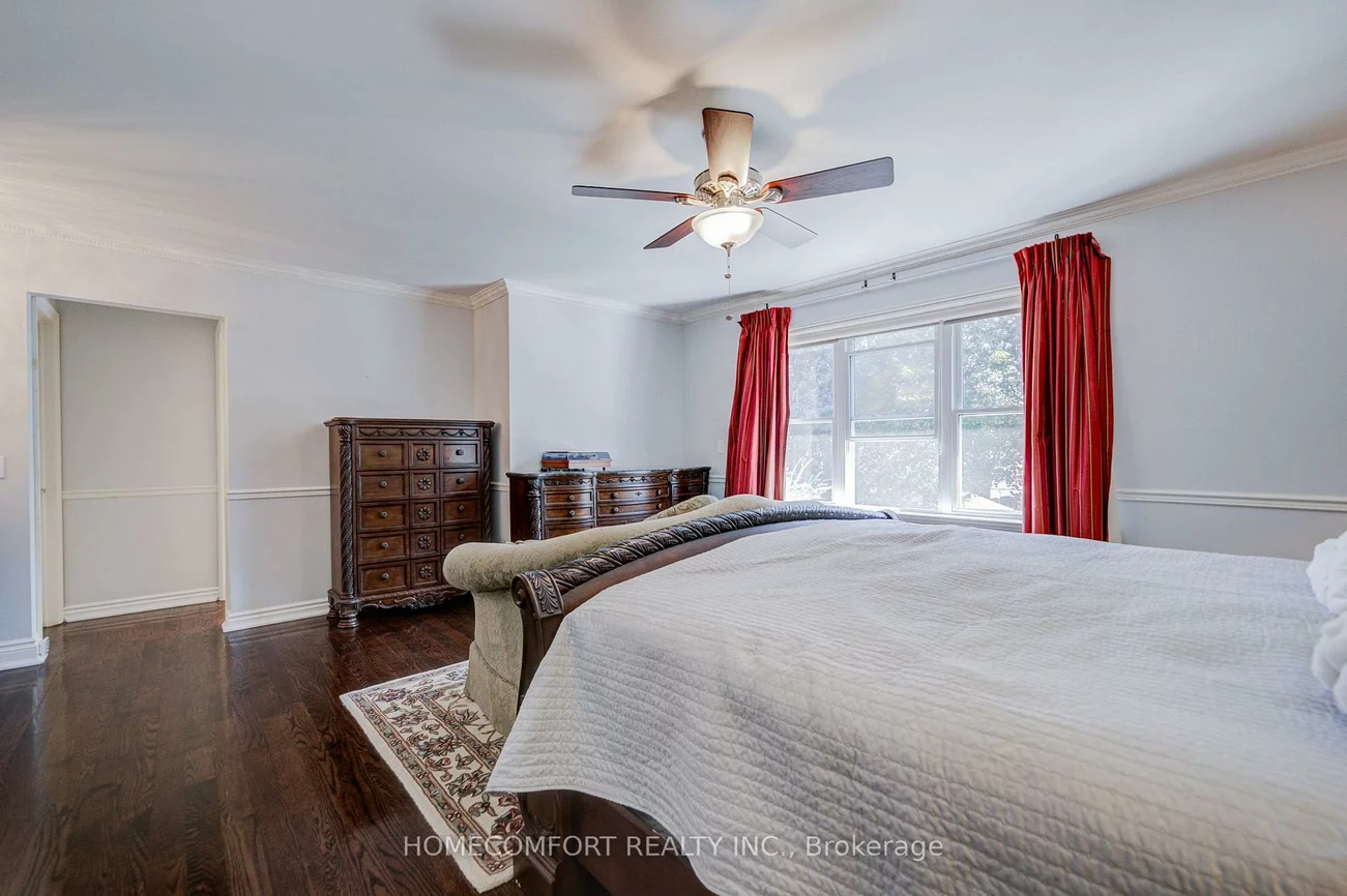 319, Rumsey, Leaside, Toronto