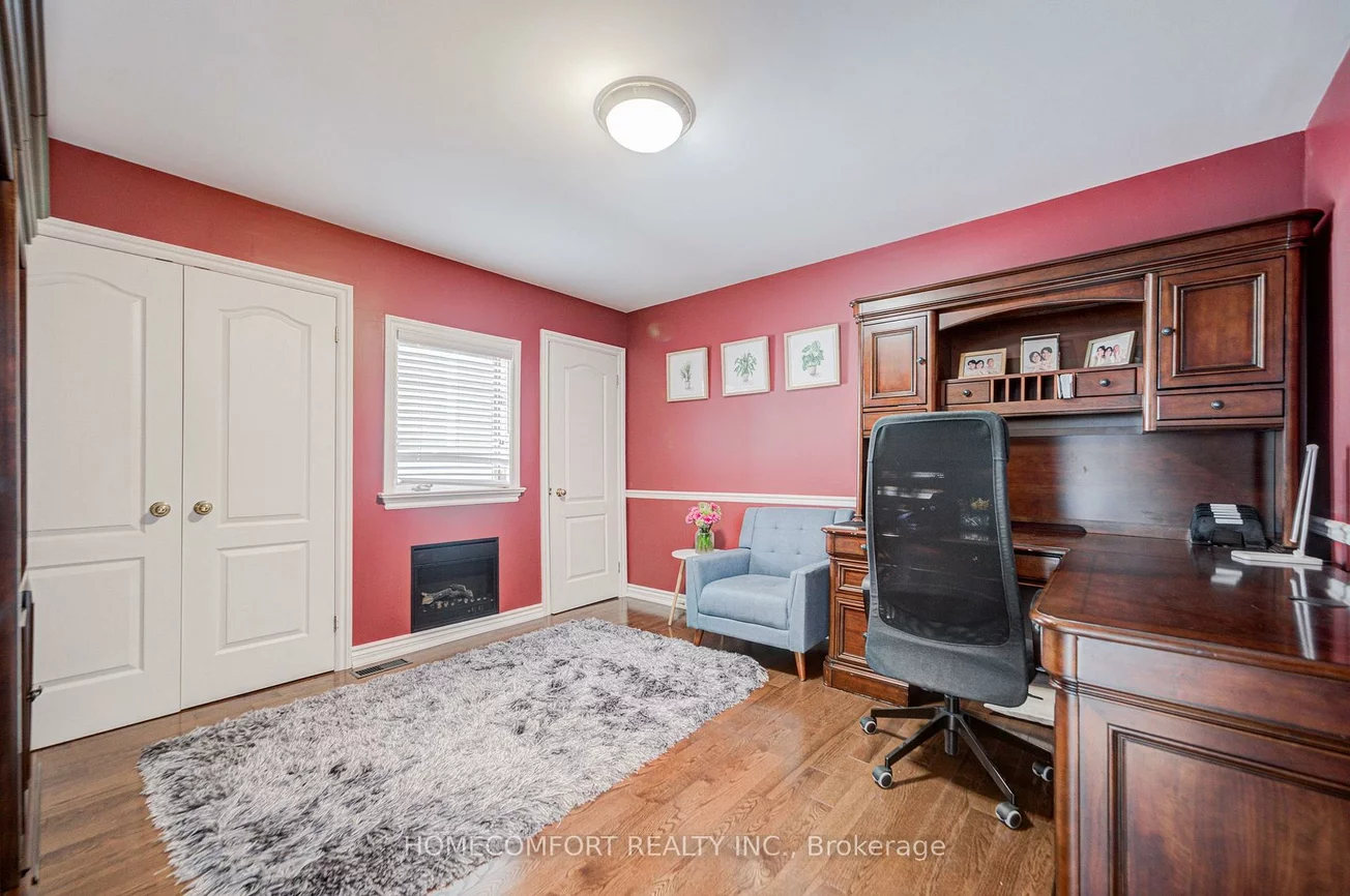 319, Rumsey, Leaside, Toronto