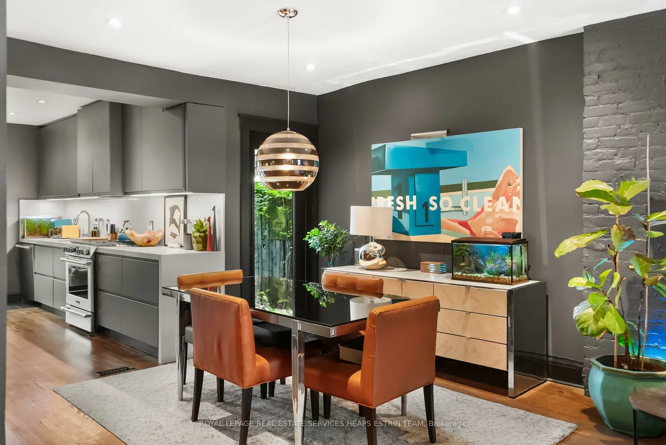 19, Wascana, Regent Park, Toronto