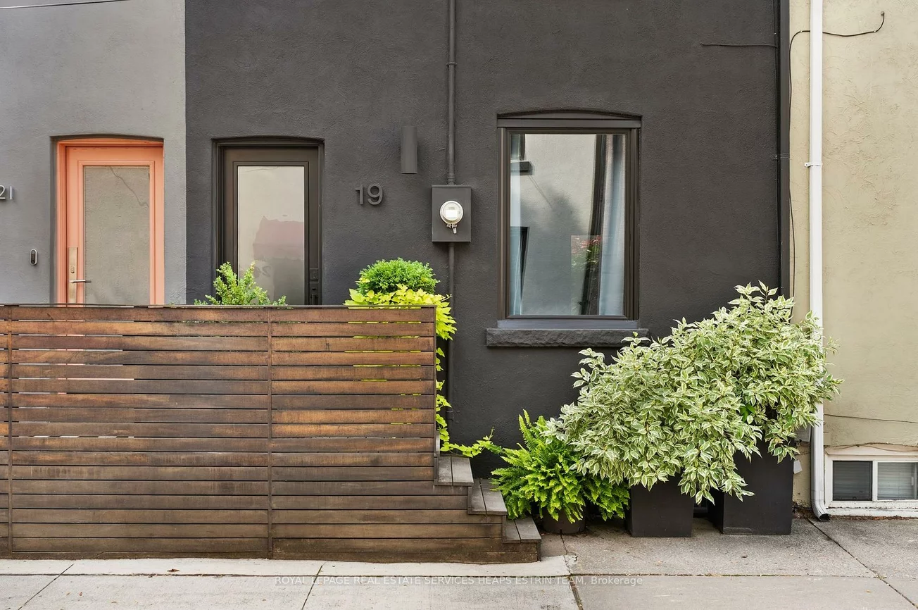 19, Wascana, Regent Park, Toronto