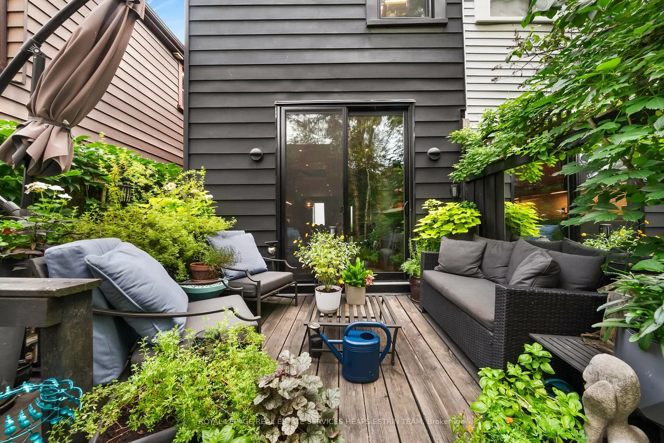 19, Wascana, Regent Park, Toronto