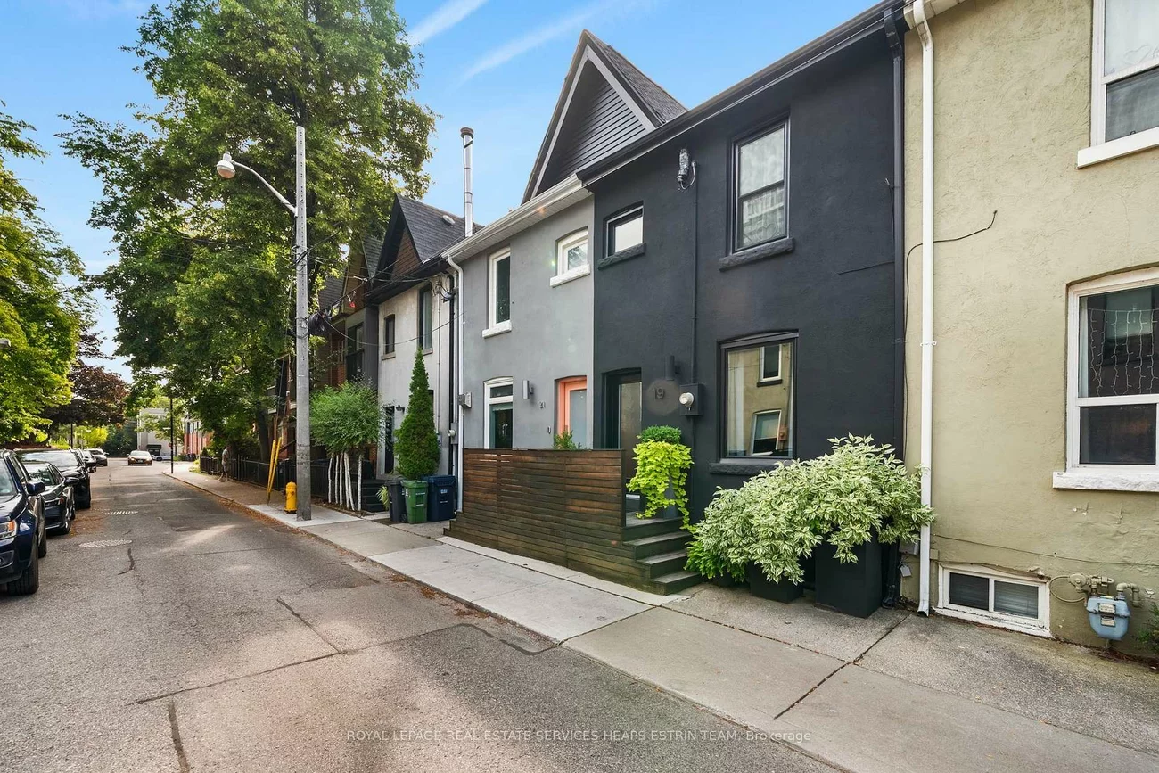 19, Wascana, Regent Park, Toronto
